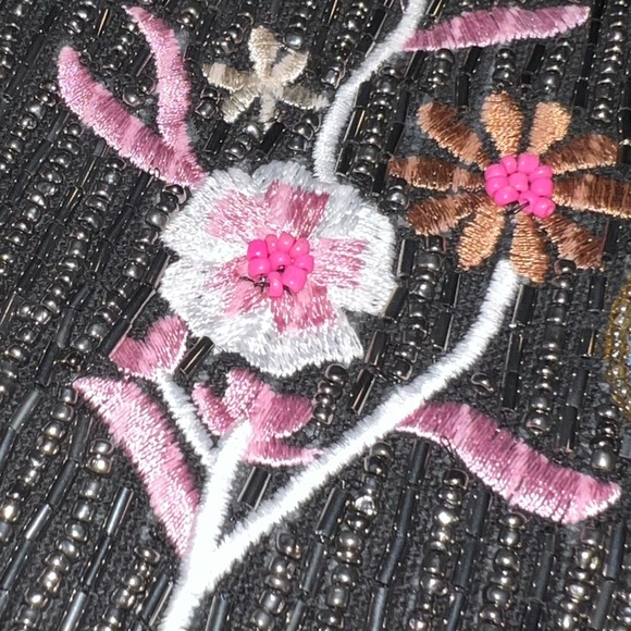 America and beyond crossbody tote is a
perfect addition to your collection. 💕 - Picture 3 of 9